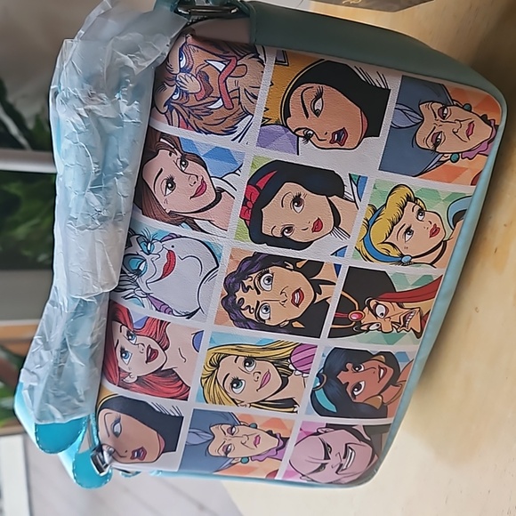 Disney Princess and Villains Blue Crossbody Bag - Picture 2 of 11